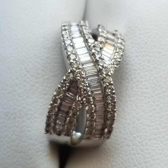 Signature Diamond Ring - Picture 6 of 8
